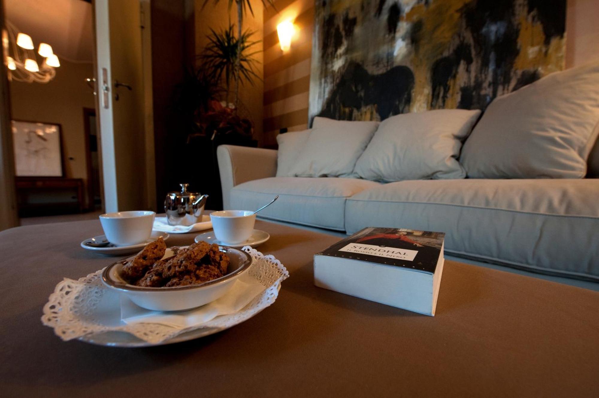 Hotel Locanda Stendhal 콜로르노 외부 사진